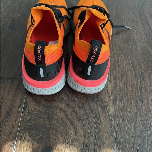 Size 5.5 (Youth) - Nike Epic React Flyknit Low Copper Flash - Picture 4 of 5